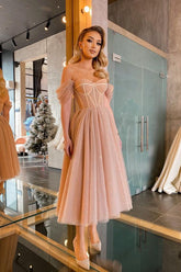 Charming Off-the-Shoulder Tulle Prom Dress Sweetheart Tea-Length